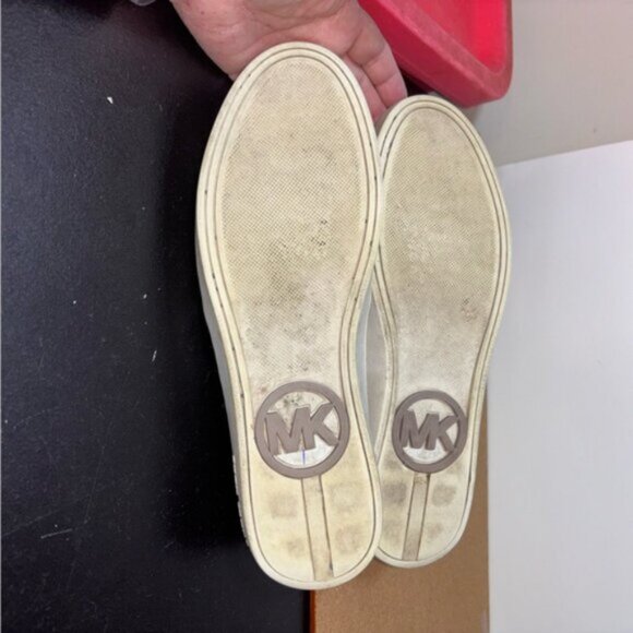 Michael Kors Women's 9.5 Beige Taupe Tan Perforated Slip-On Shoes Casual Summer - Picture 7 of 12